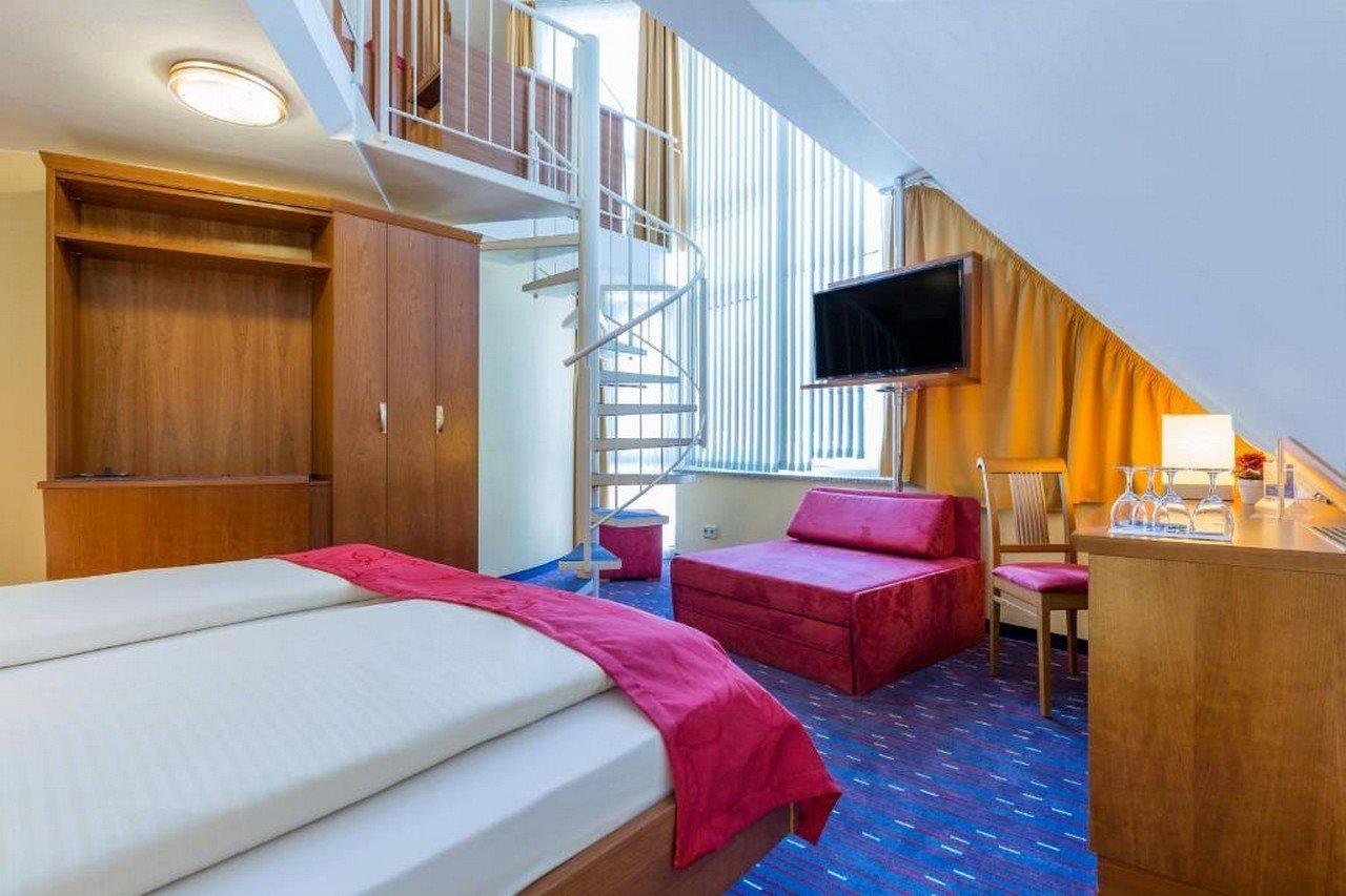Hotel Am Schillerpark Esslingen am Neckar Exteriör bild