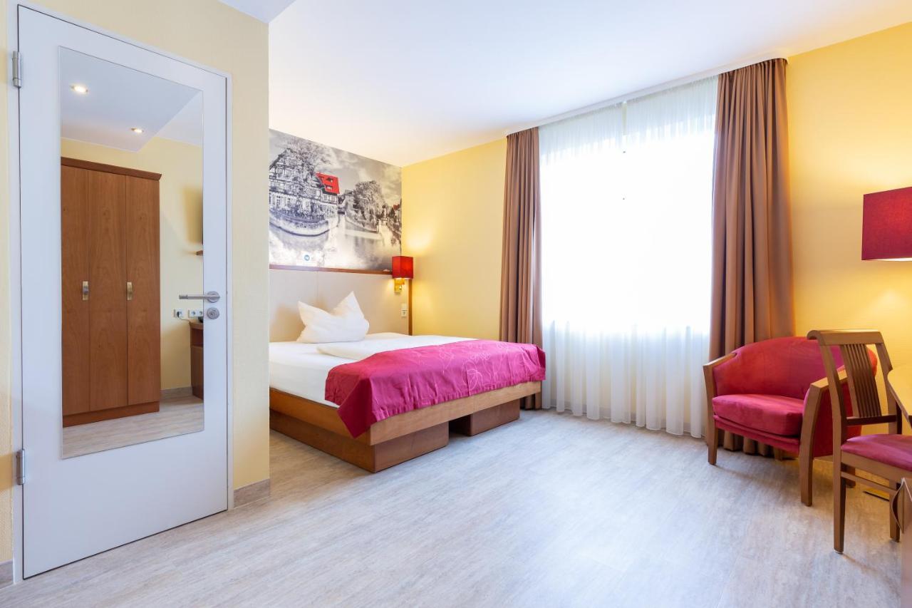 Hotel Am Schillerpark Esslingen am Neckar Exteriör bild