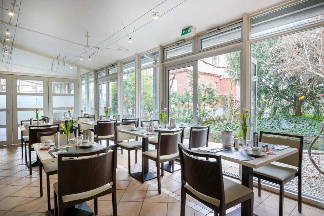 Hotel Am Schillerpark Esslingen am Neckar Exteriör bild