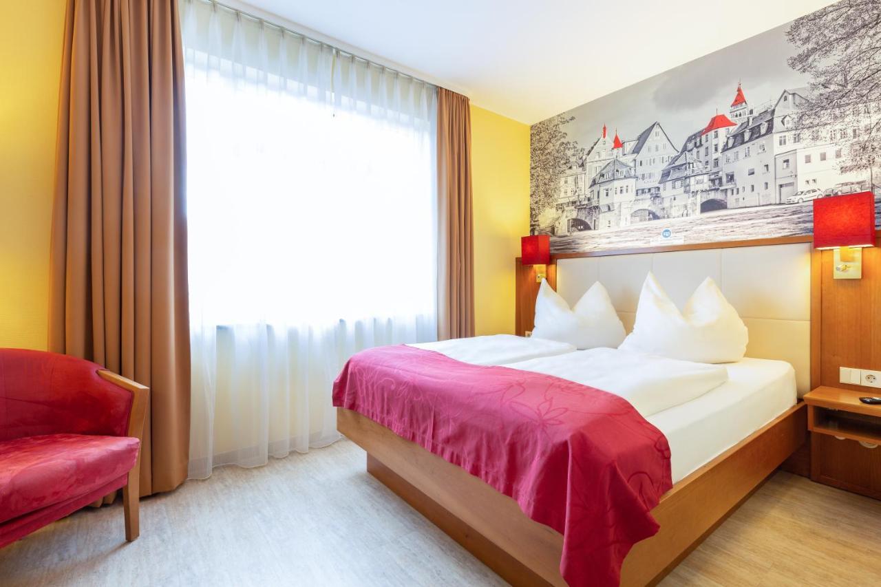 Hotel Am Schillerpark Esslingen am Neckar Exteriör bild