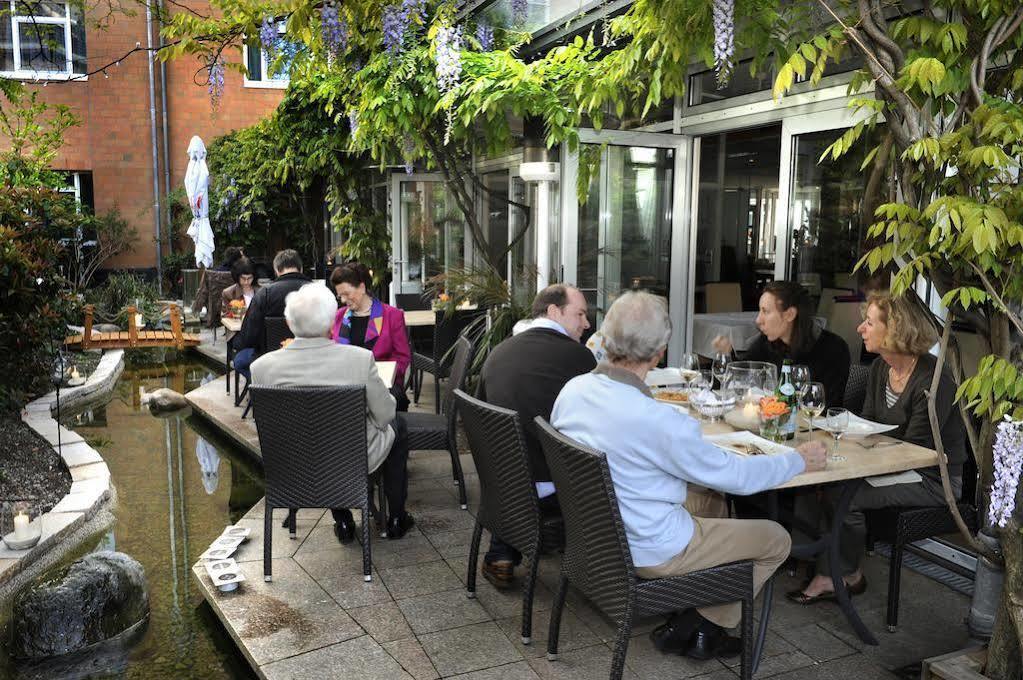 Hotel Am Schillerpark Esslingen am Neckar Exteriör bild